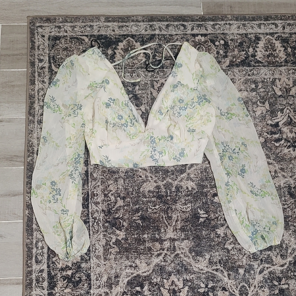 Forever 21 Floral V-Neck Crop Top - Cream and Green